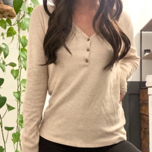 American Eagle Oatmeal Tan Button Up Thermal Long Sleeve Top - Picture 3 of 7